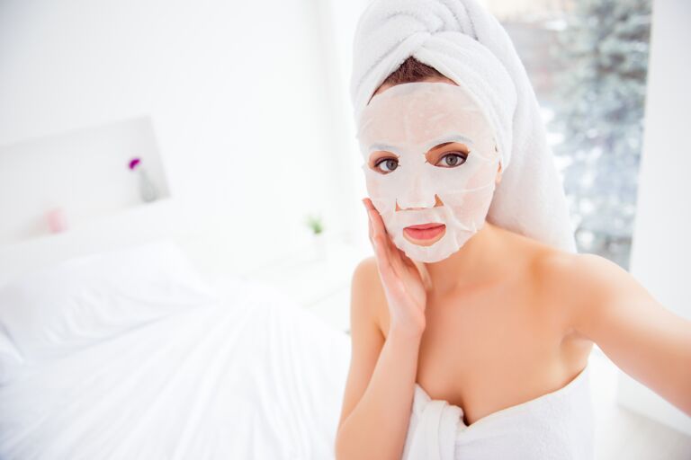 5 способов использовать тканевую маску