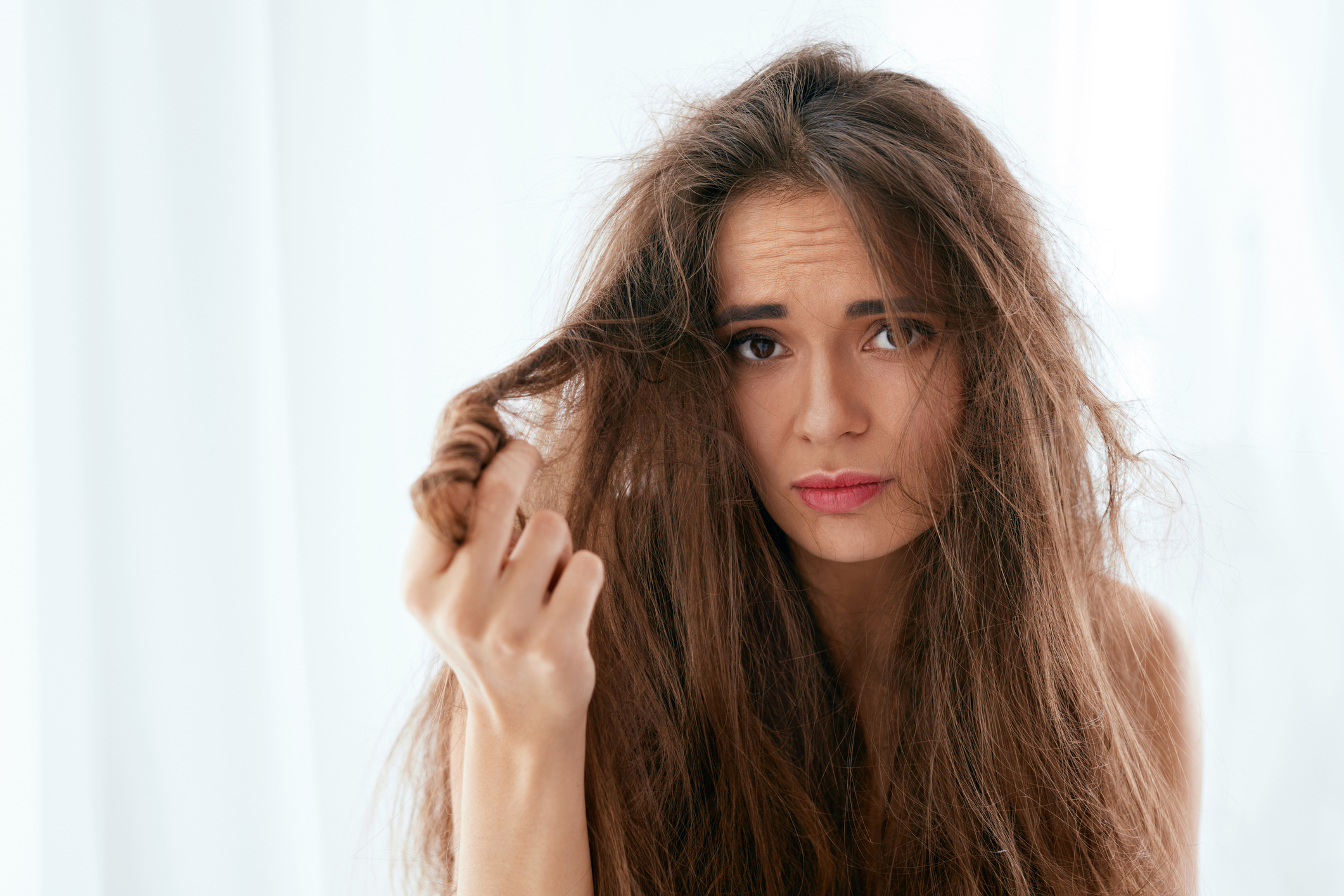 Почему пушатся волосы и как это исправить: экспертное мнение