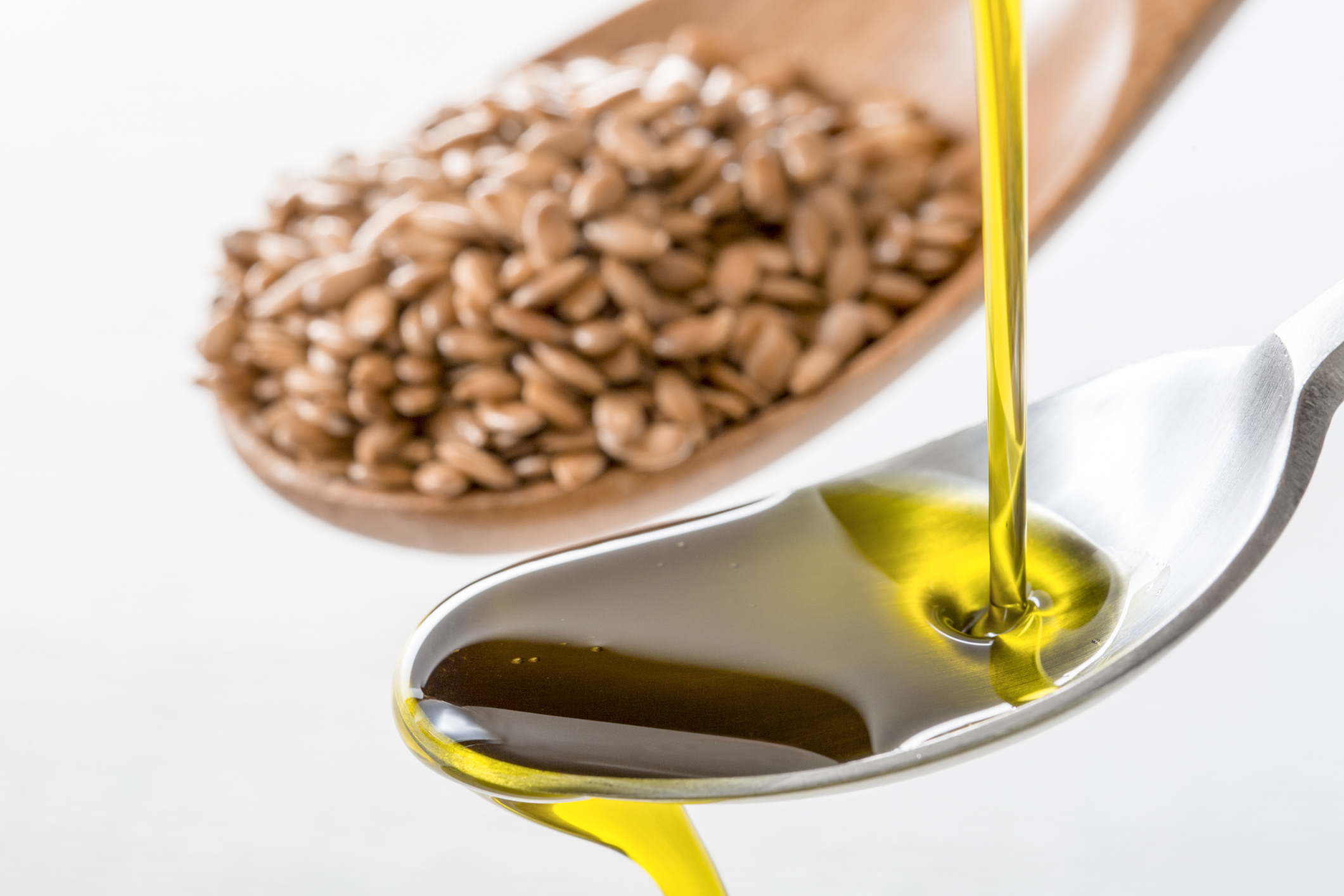 Чем полезно льняное масло и как его принимать для волос