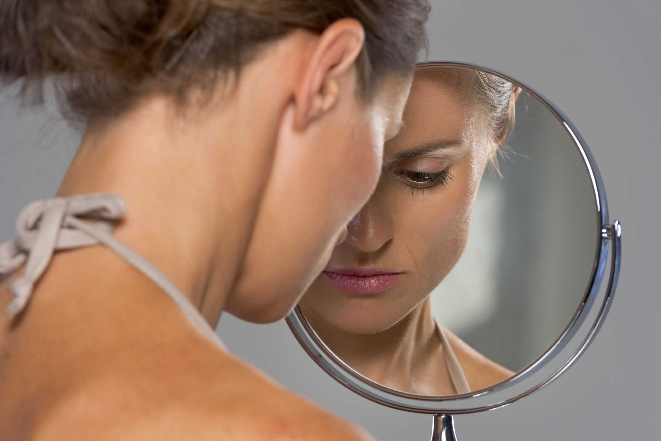 Как стресс влияет на кожу: 7 правил восстановления и обзор 8  антисресс-косметики