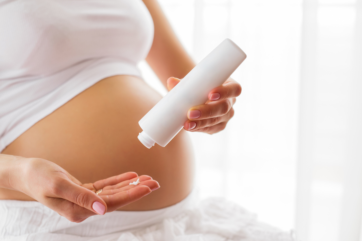 Уход за грудью во время беременности: 7 правил и рейтинг 4 косметических  средств